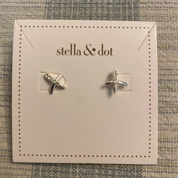 NWOB Stella & Dot Tilley Studs Earrings Silver - Picture 2 of 10
